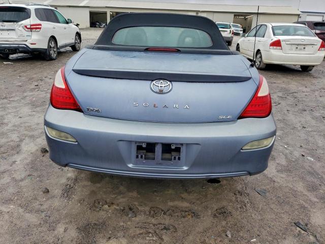 Toyota Camry Se Image 10