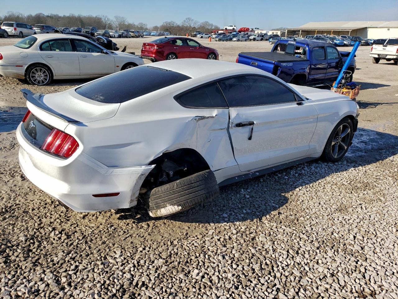 Ford Mustang Image 4