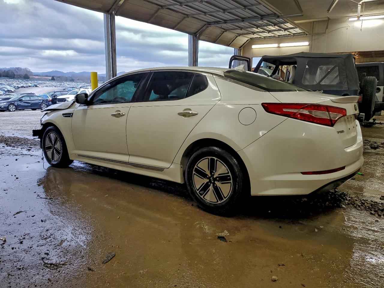 Kia Optima Hybrid Image 2