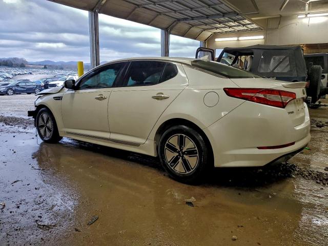 Kia Optima Hybrid Image 2