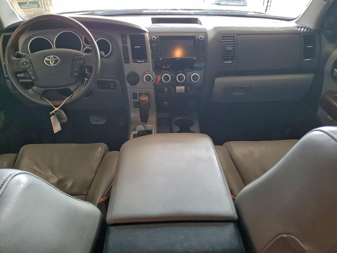 Toyota Sequoia Platinum Image 9