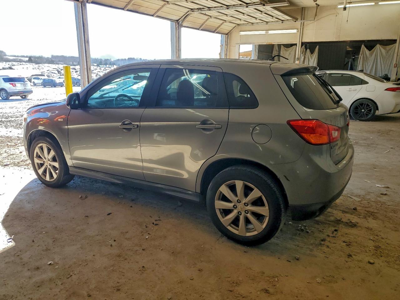 Mitsubishi Outlander Es Image 12