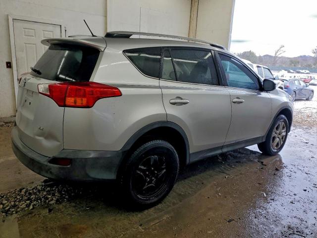 Toyota RAV4 Le Image 3