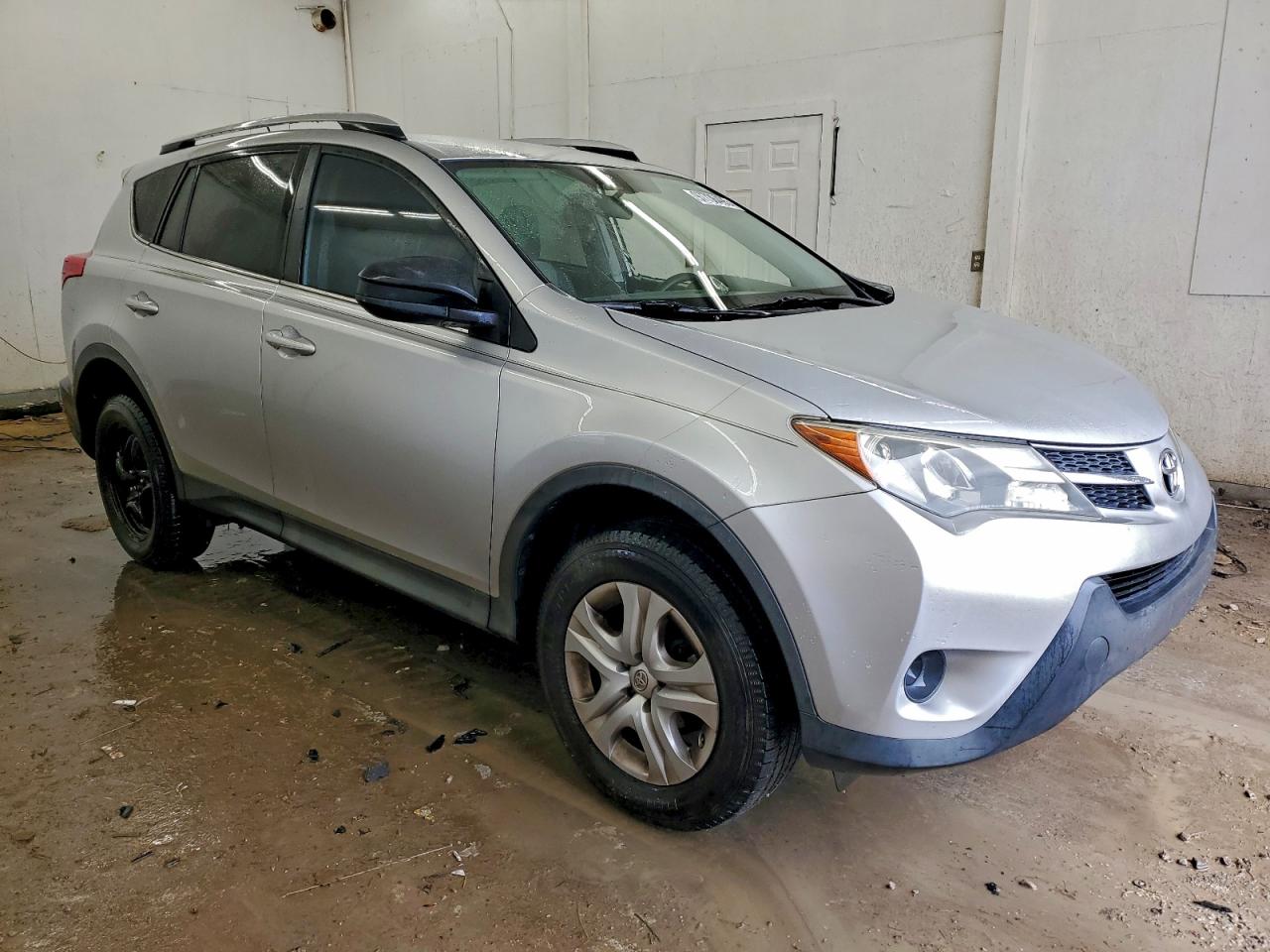 Toyota RAV4 Le Image 5
