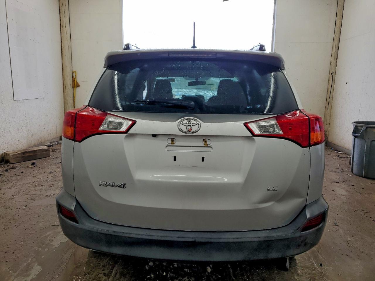 Toyota RAV4 Le Image 7