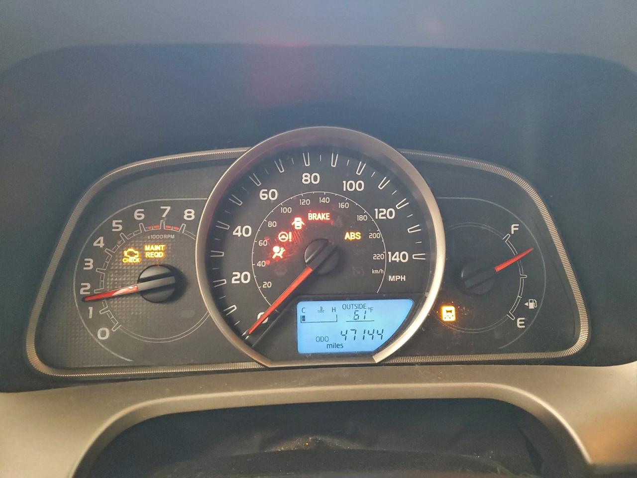 Toyota RAV4 Le Image 11