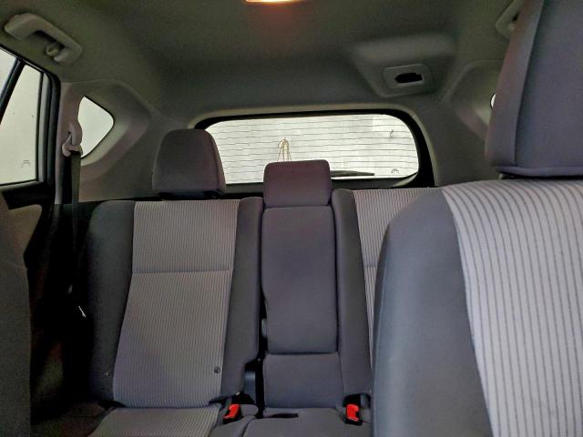 Toyota RAV4 Le Image 13