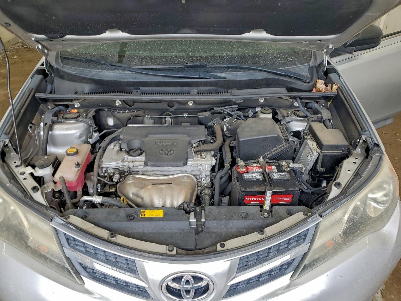 Toyota RAV4 Le Image 9