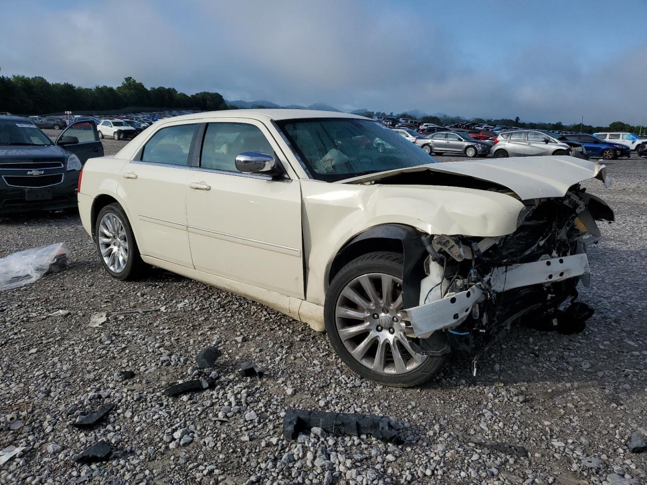 Chrysler 300 Touring Image 3