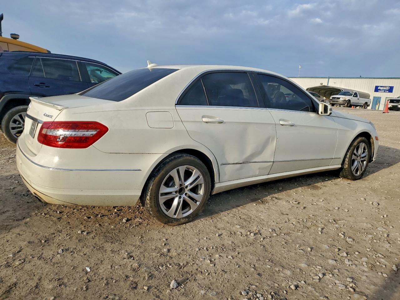 Mercedes-Benz E-Class 350 4matic Image 4