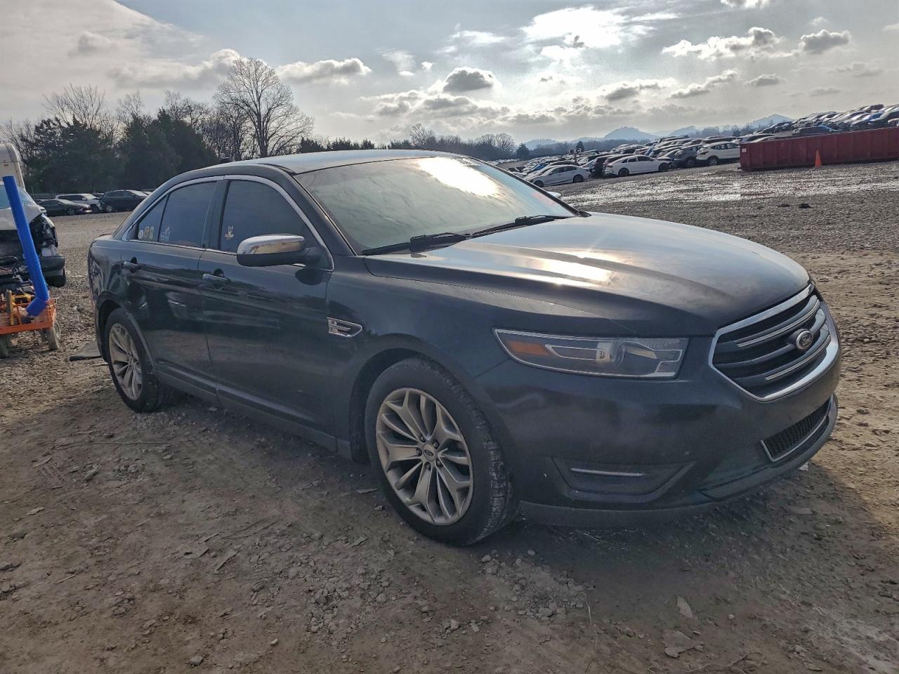 Ford Taurus Limited Image 4