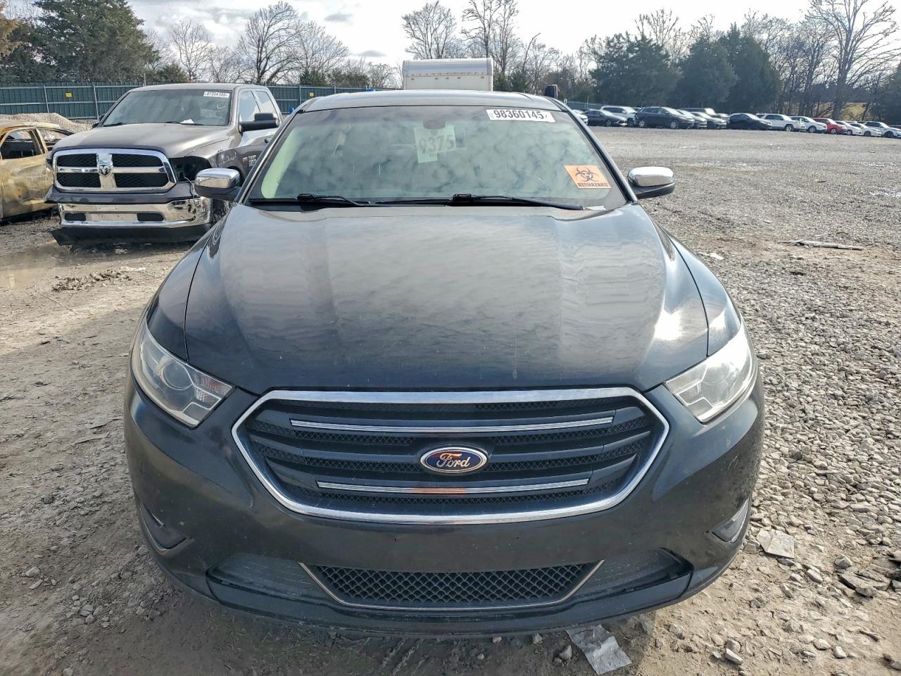 Ford Taurus Limited Image 11