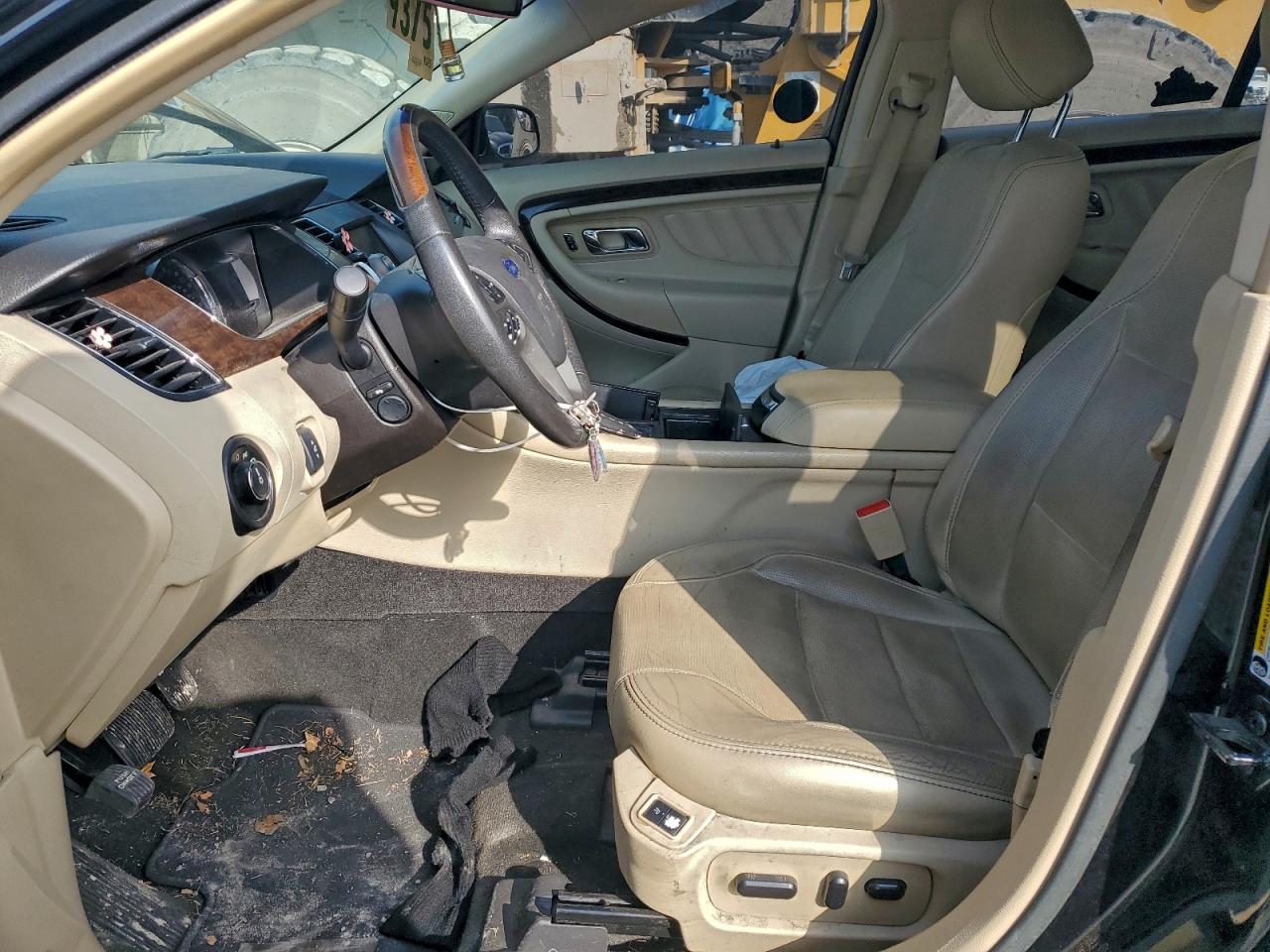 Ford Taurus Limited Image 8