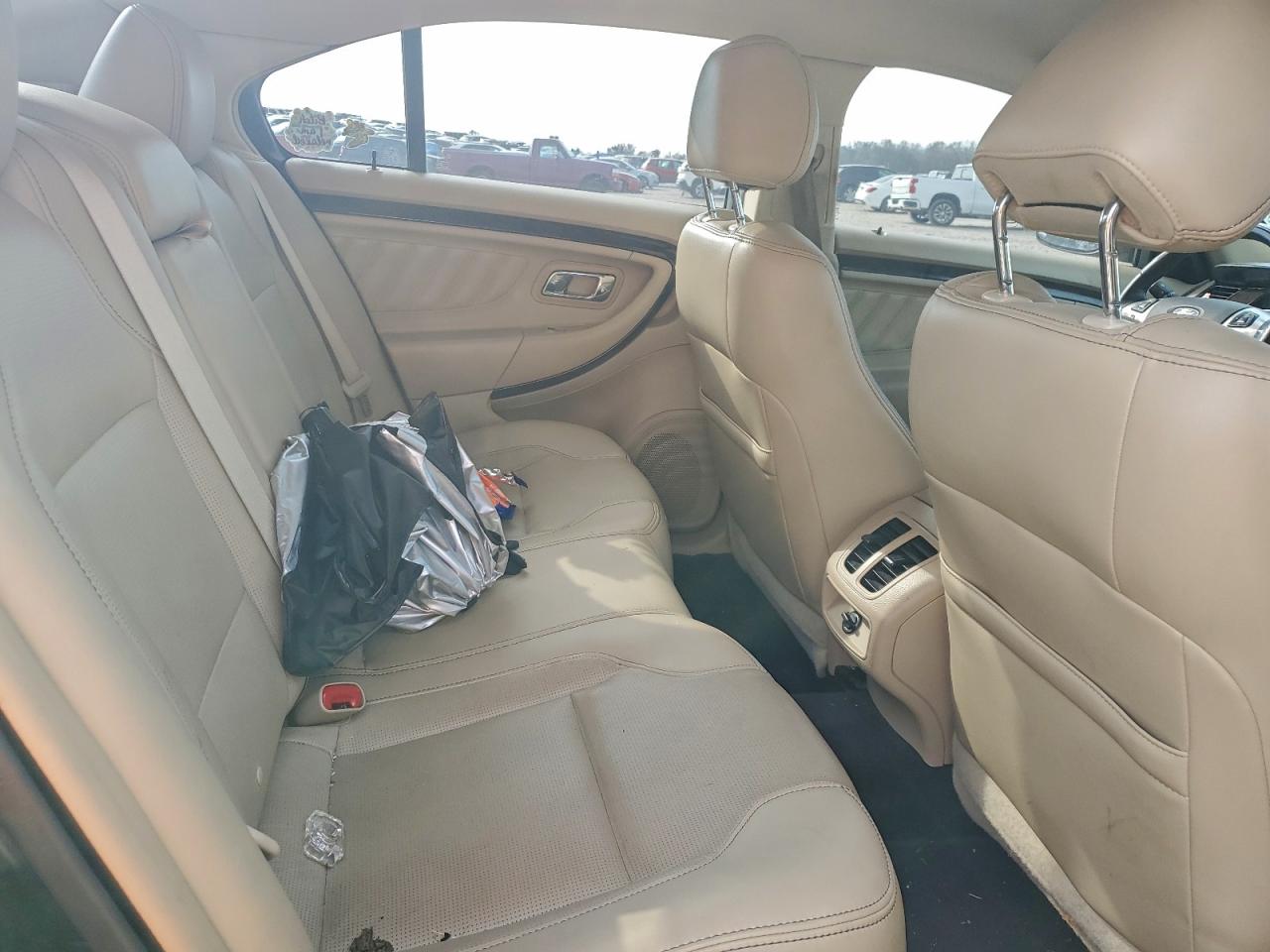 Ford Taurus Limited Image 7