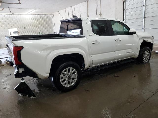 Toyota Tacoma Double Cab Image 2