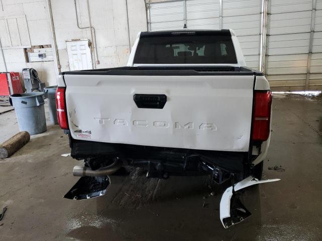 Toyota Tacoma Double Cab Image 5