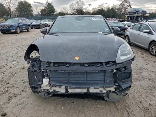 Porsche Cayenne Coupe Image 12