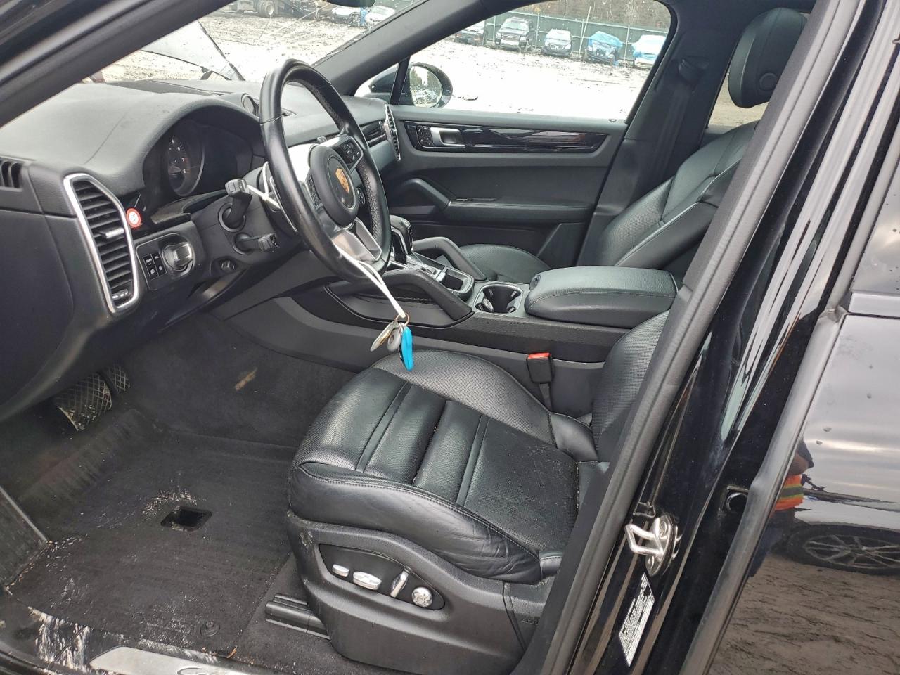 Porsche Cayenne Coupe Image 9