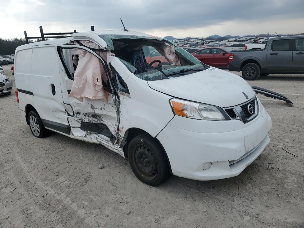 Nissan Nv 2.5s Image 4