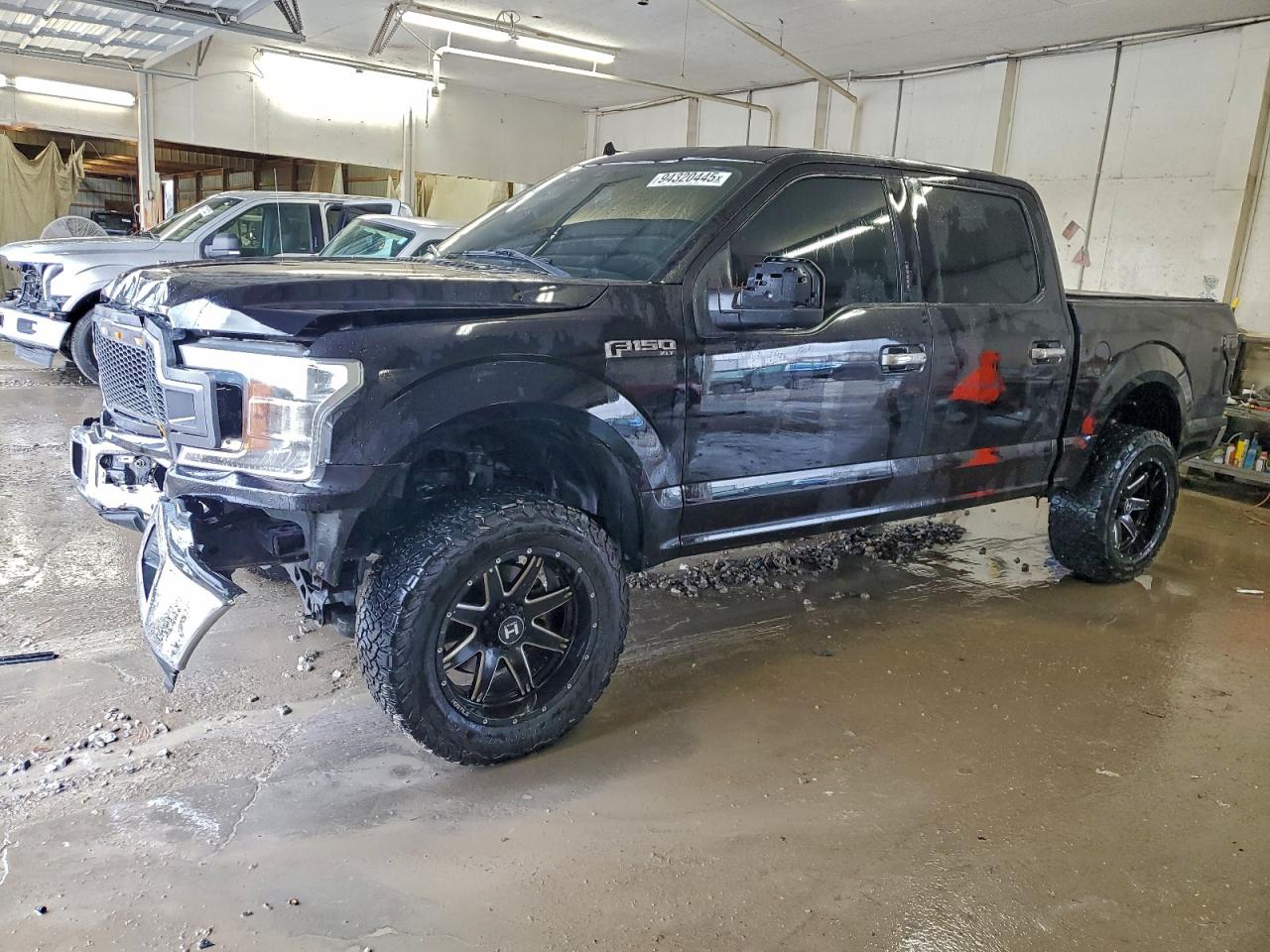 Ford F-150 Supercrew Image 1