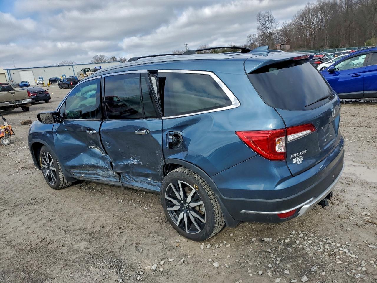 Honda Pilot Touring Image 3