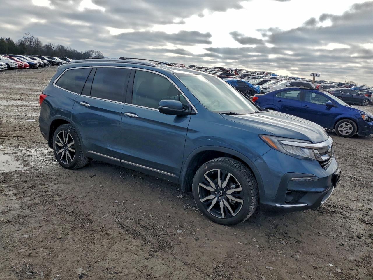 Honda Pilot Touring Image 2