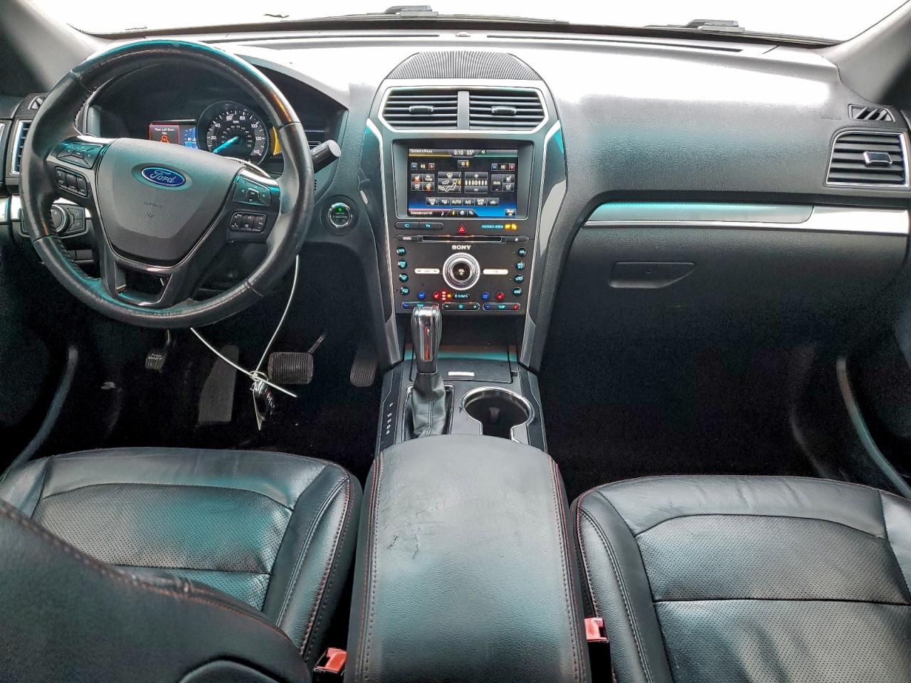 Ford Explorer Sport Image 13