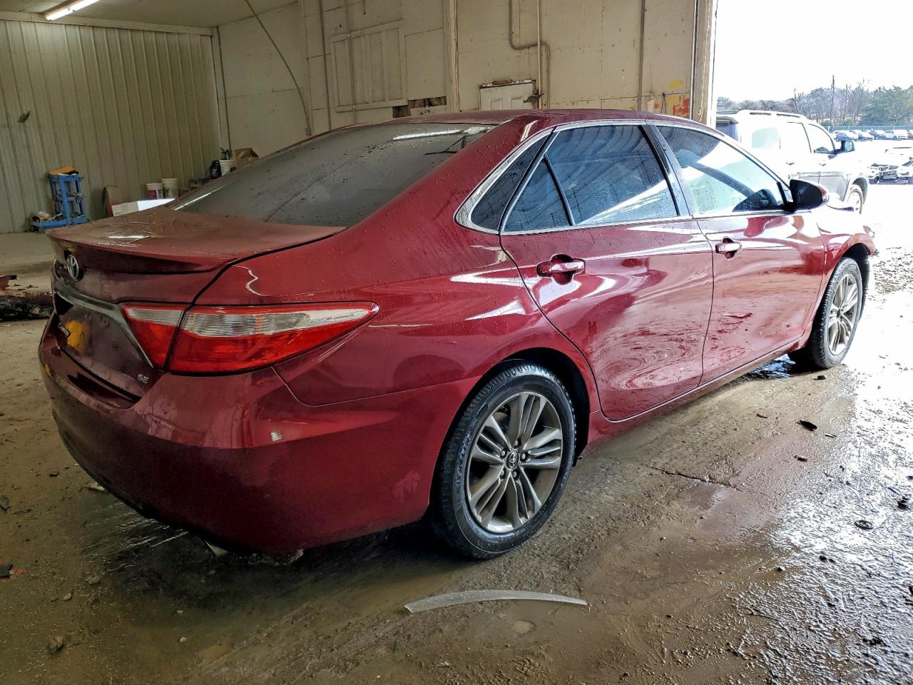 Toyota Camry Le Image 2