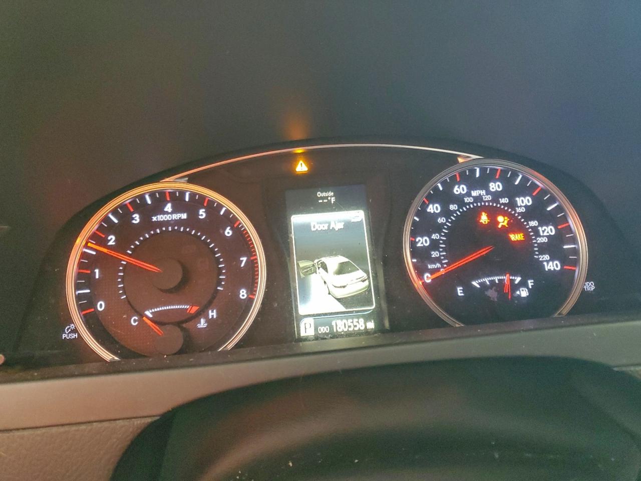 Toyota Camry Le Image 8