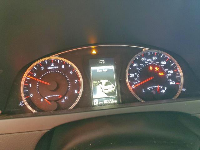 Toyota Camry Le Image 8