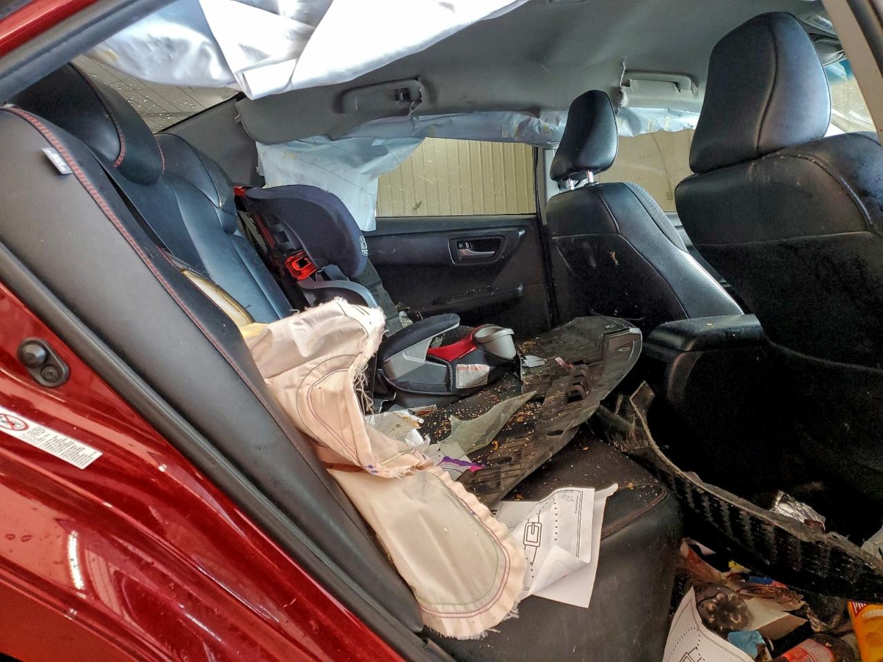 Toyota Camry Le Image 6