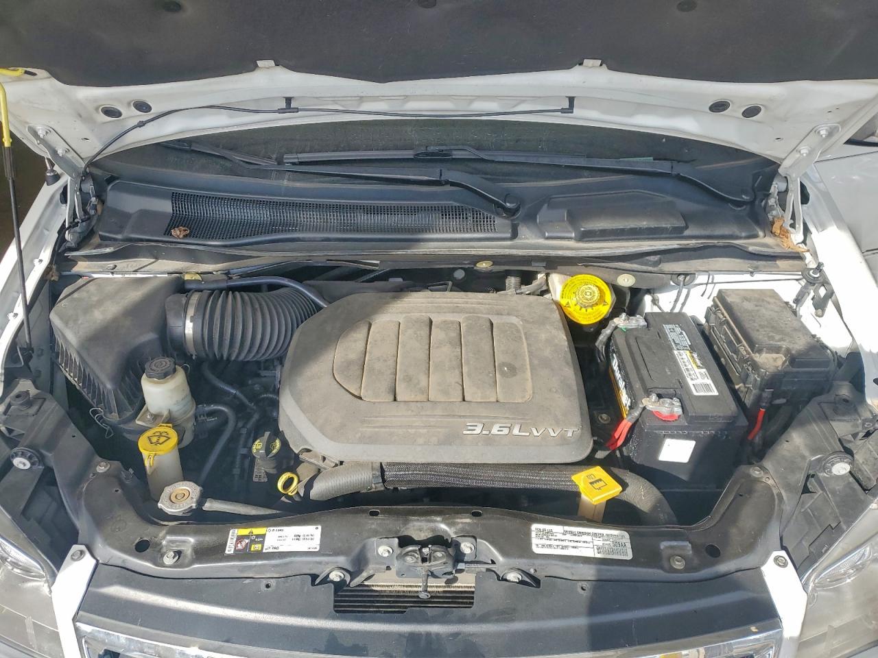 Chrysler Minivan Limited Image 11