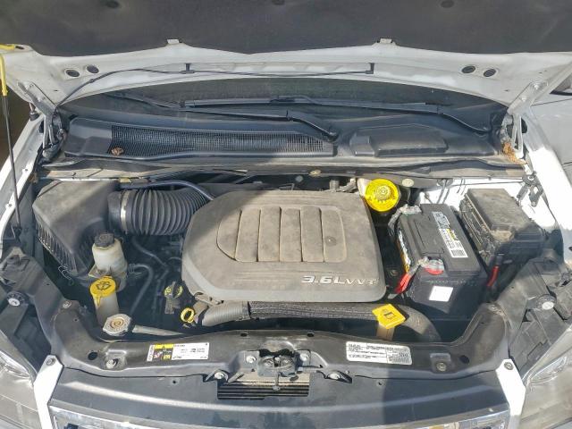 Chrysler Minivan Limited Image 11