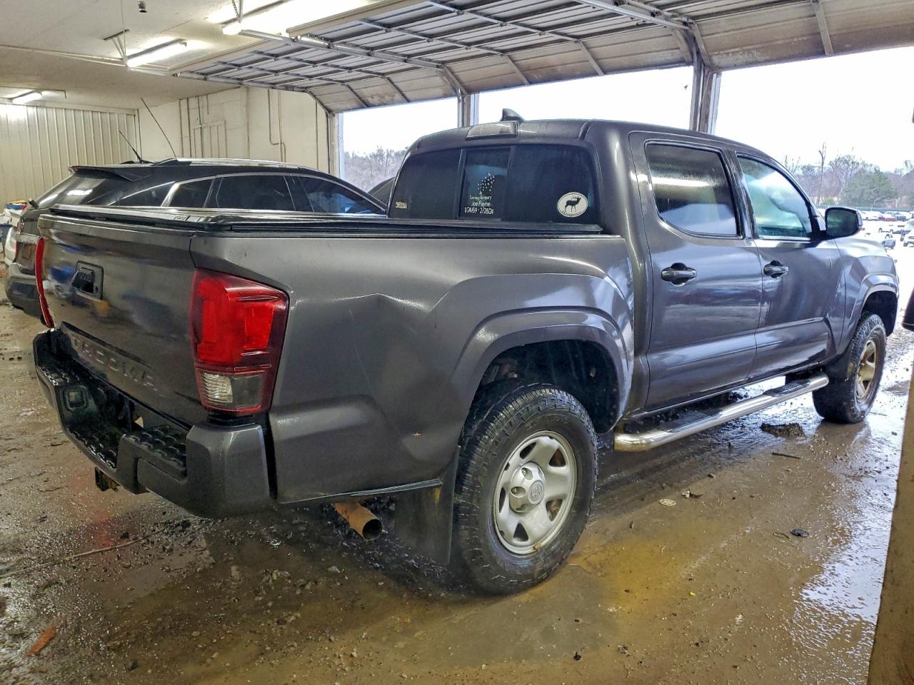 Toyota Tacoma Double Cab Image 3