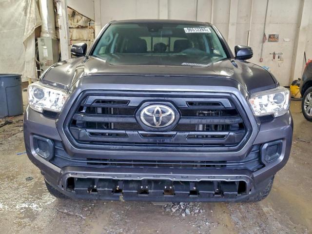 Toyota Tacoma Double Cab Image 12