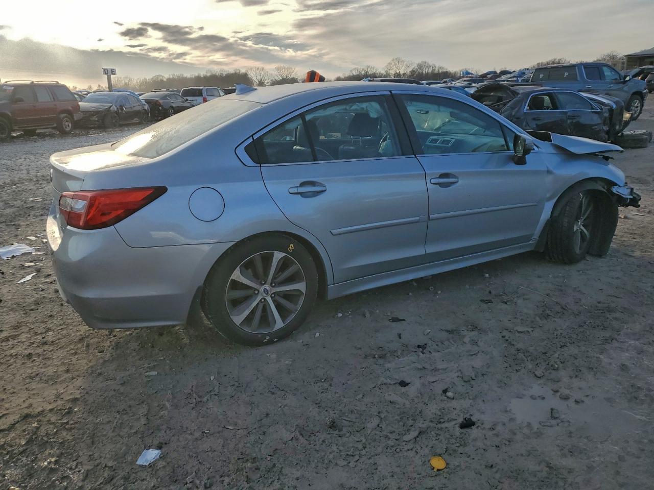 Subaru Legacy 2.5i Limited Image 12
