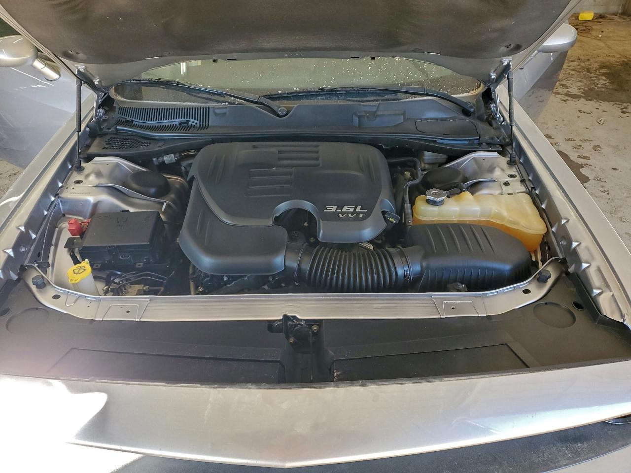 Dodge Challenger Sxt Image 7