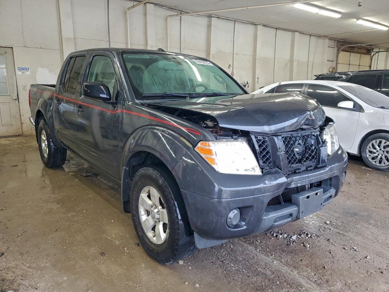 Nissan Frontier S Image 9