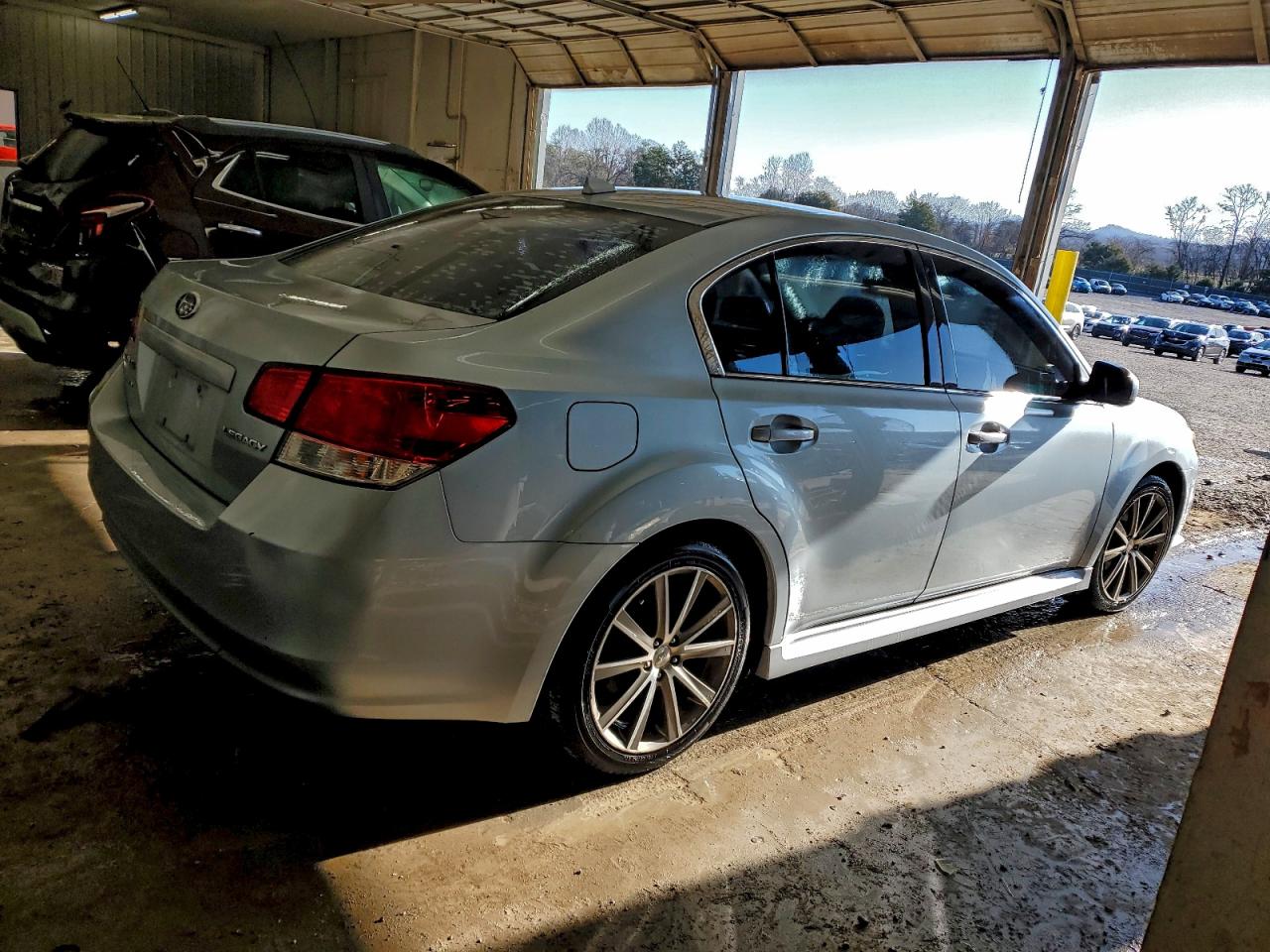 Subaru Legacy 2.5i Sport Image 12