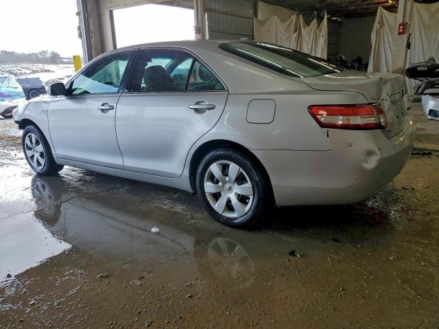 Toyota Camry Base Image 2