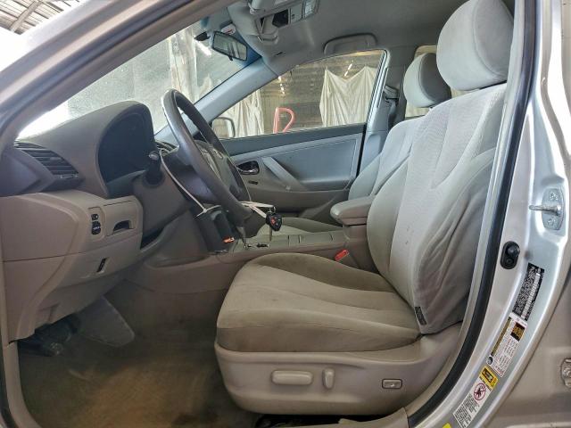 Toyota Camry Base Image 8