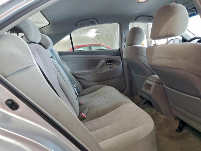 Toyota Camry Base Image 12