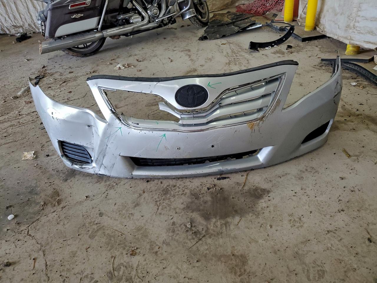 Toyota Camry Base Image 9