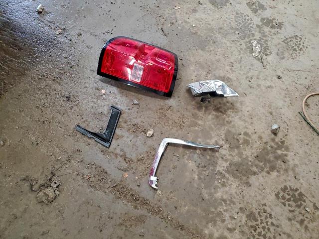 Chevrolet Silverado K1500 Image 9