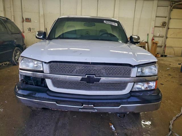 Chevrolet Silverado C1500 Image 10