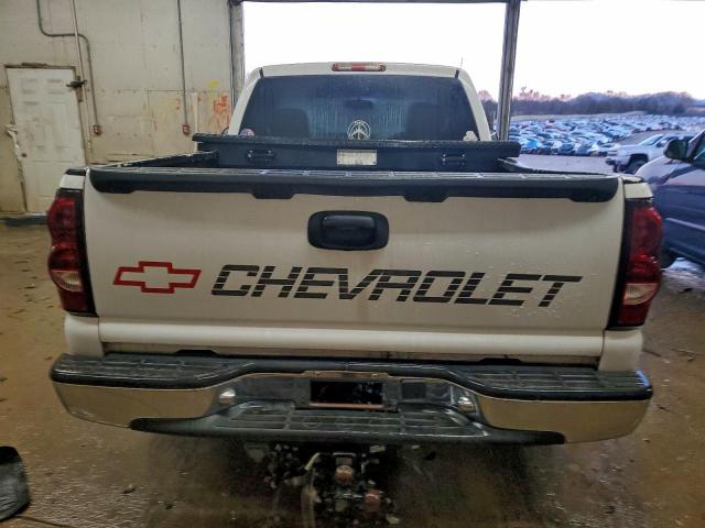 Chevrolet Silverado C1500 Image 6