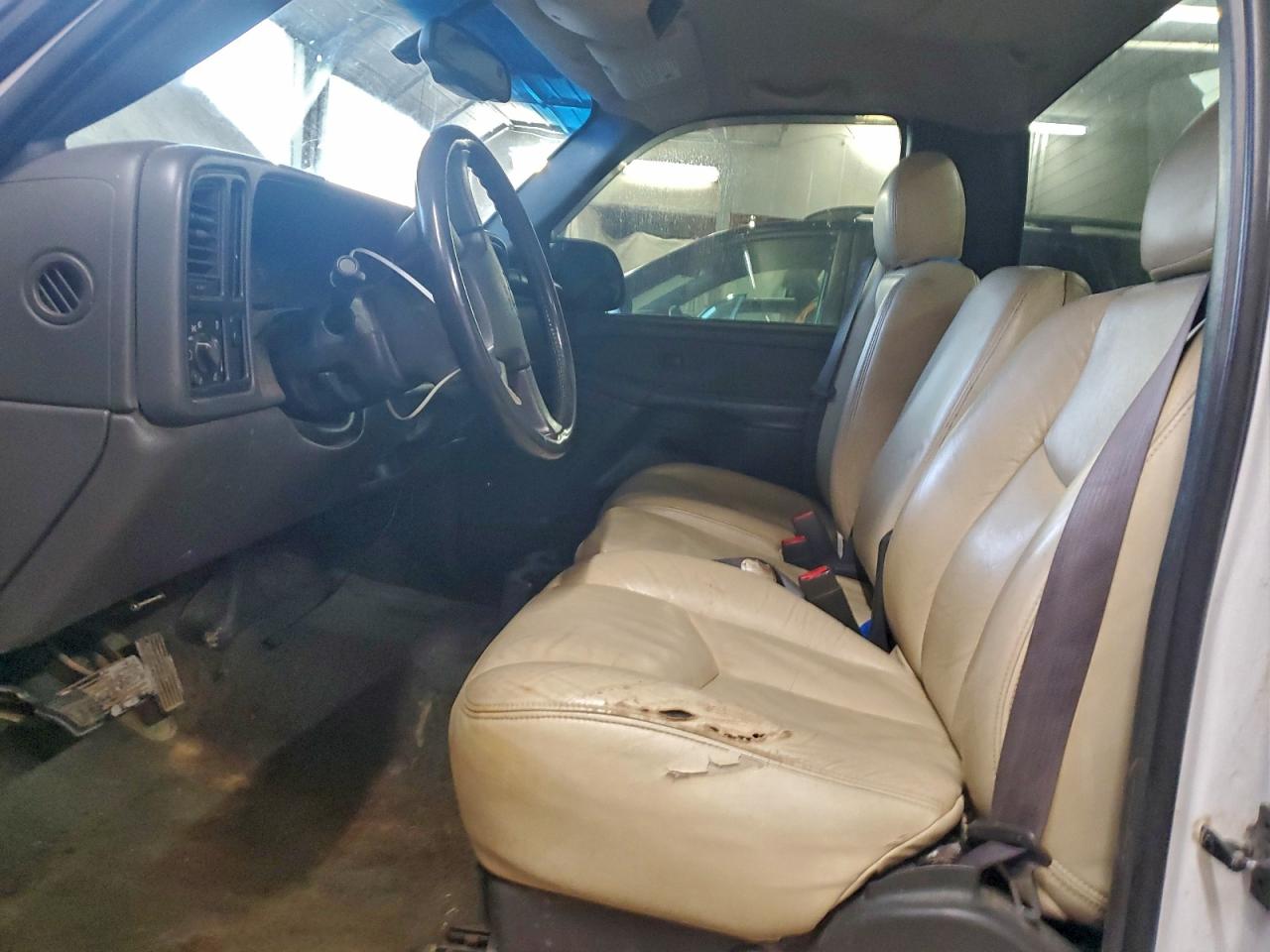 Chevrolet Silverado C1500 Image 12