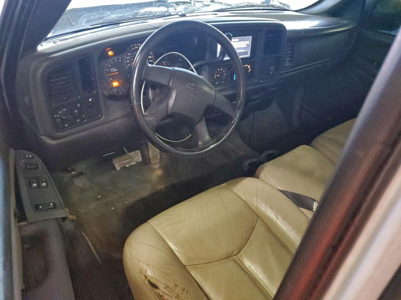 Chevrolet Silverado C1500 Image 5