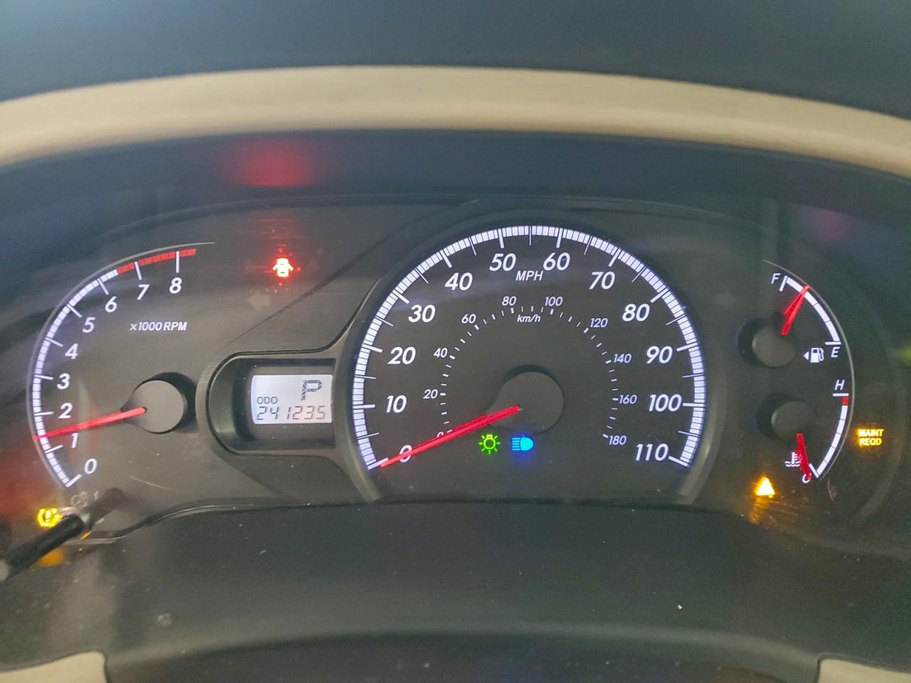 Toyota Sienna Le Image 8