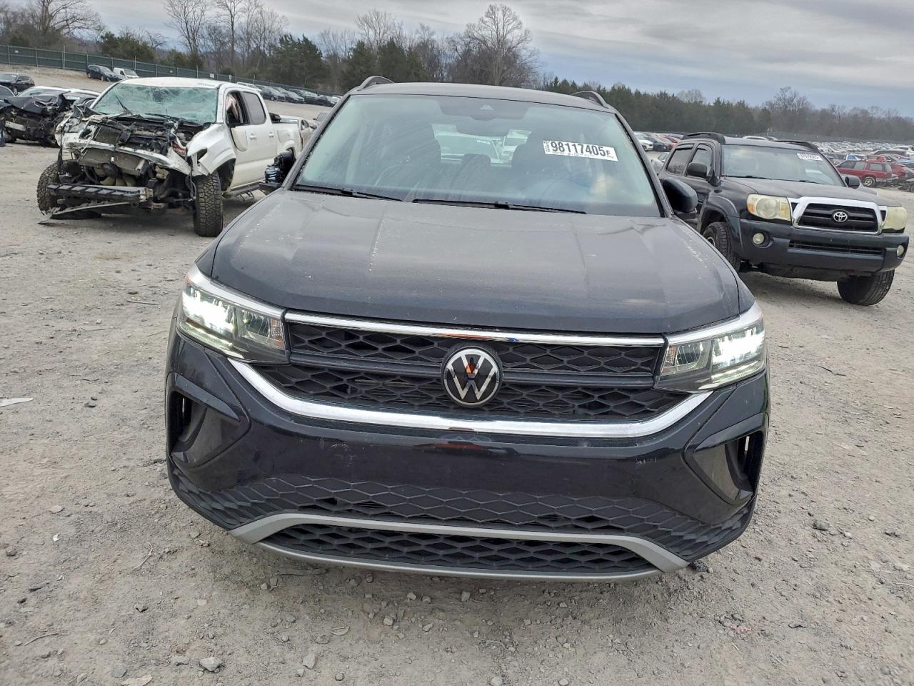 Volkswagen Taos S Image 8